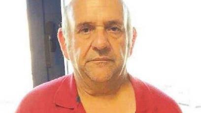 Non riesce a pagare un affitto e dorme in auto: «Aiutatemi»