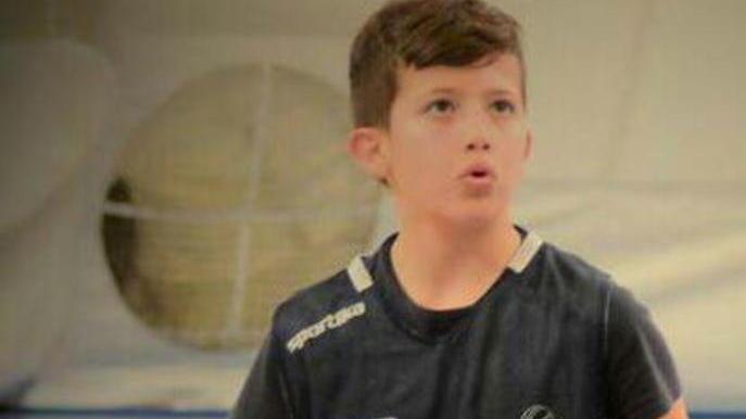 La città saluta il suo piccolo campione: «Ciao Gabriele, sei a giocare con gli angeli»