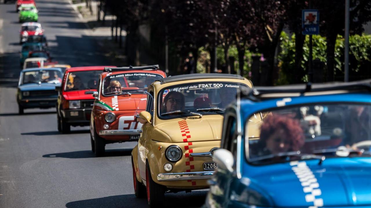 Arrivano a Forte dei Marmi le crociere di terra con le Fiat 500