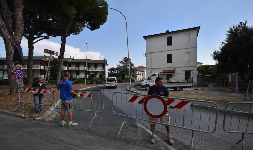 Nuova viabilità per via Cimabue: «O si cambia o noi chiudiamo» 