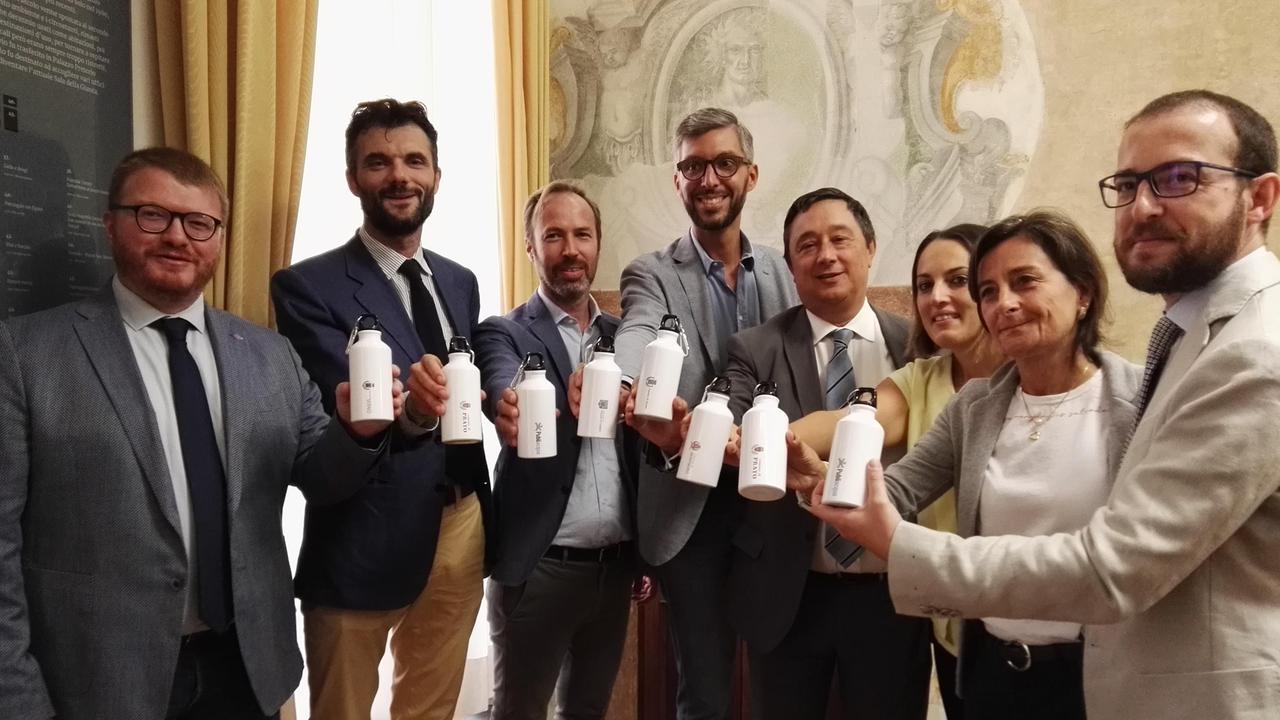 Presentata l'iniziativa di Publiacqua nelle scuole primarie pratesi per dire addio alle bottiglie di plastica