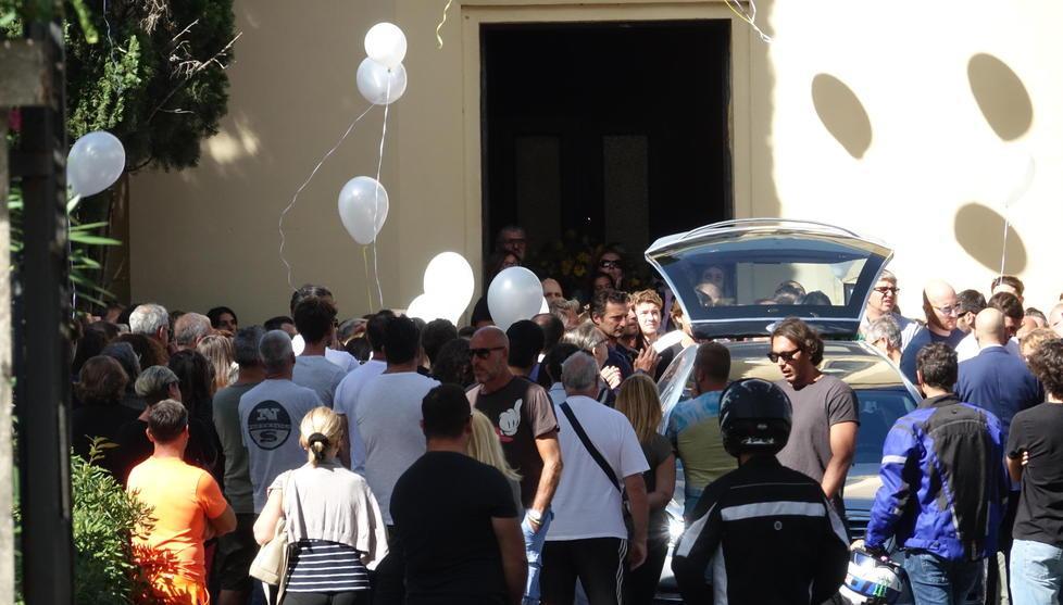 Folla al funerale di Lorenzo