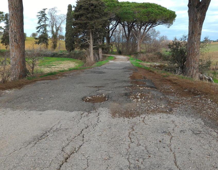 «Strade dissestate» coro di proteste Entro dicembre partiranno i lavori 