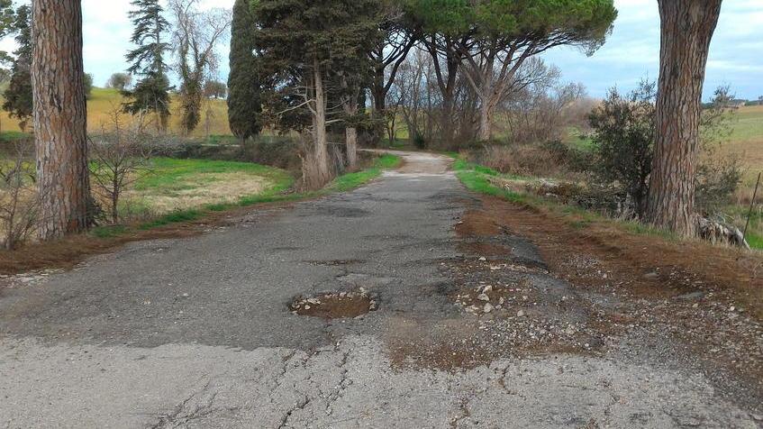 «Strade dissestate» coro di proteste Entro dicembre partiranno i lavori