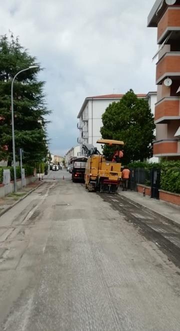 Altro giro di asfaltature