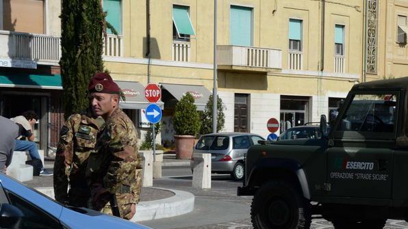 Chiede sesso orale ai bambini: arrestato un pensionato