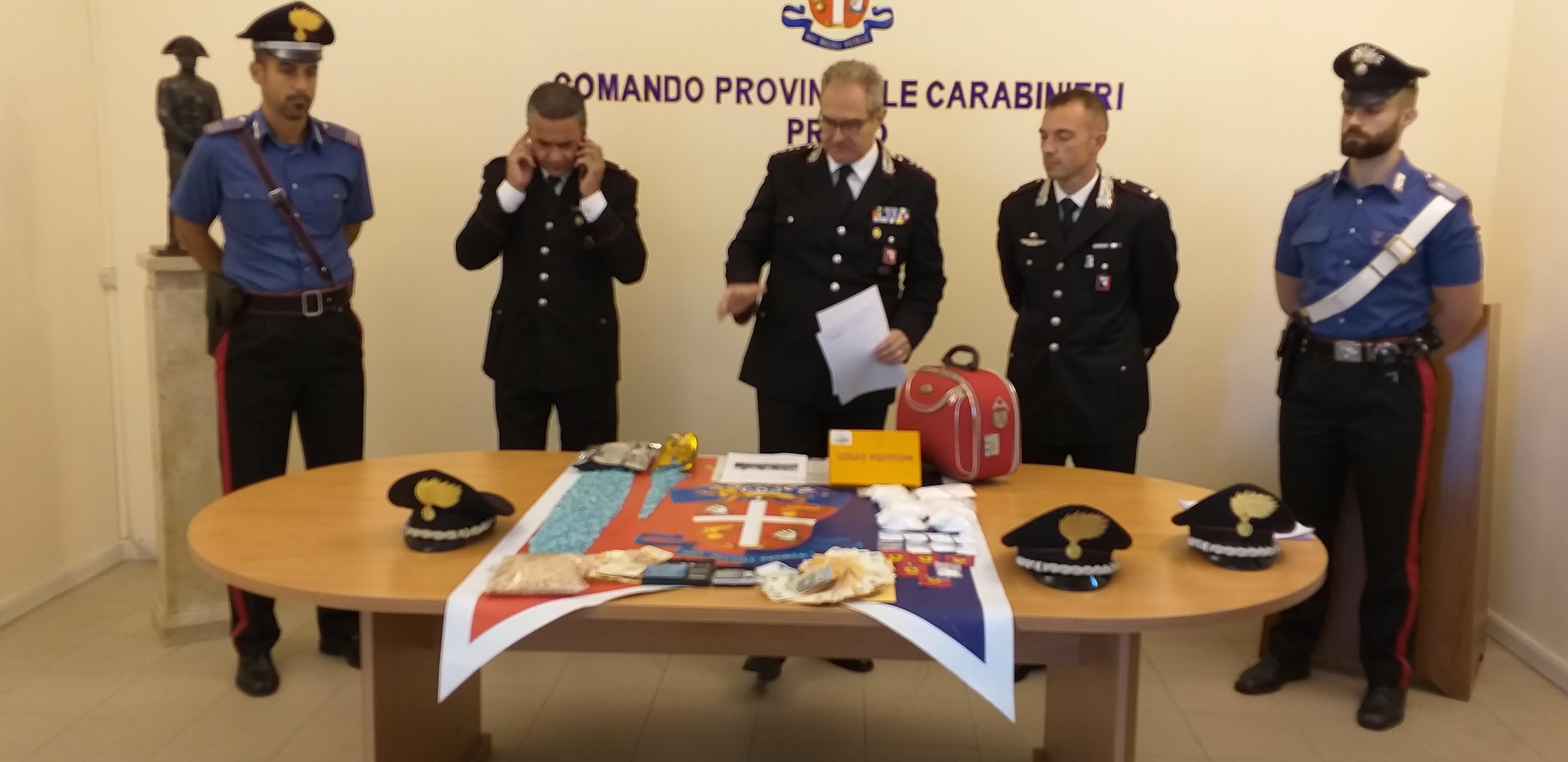 I carabinieri di Prato hanno arrestato tre cinesi per spaccio di sostanze stupefacenti e sequestrata droga per un valore di oltre 100mila euro