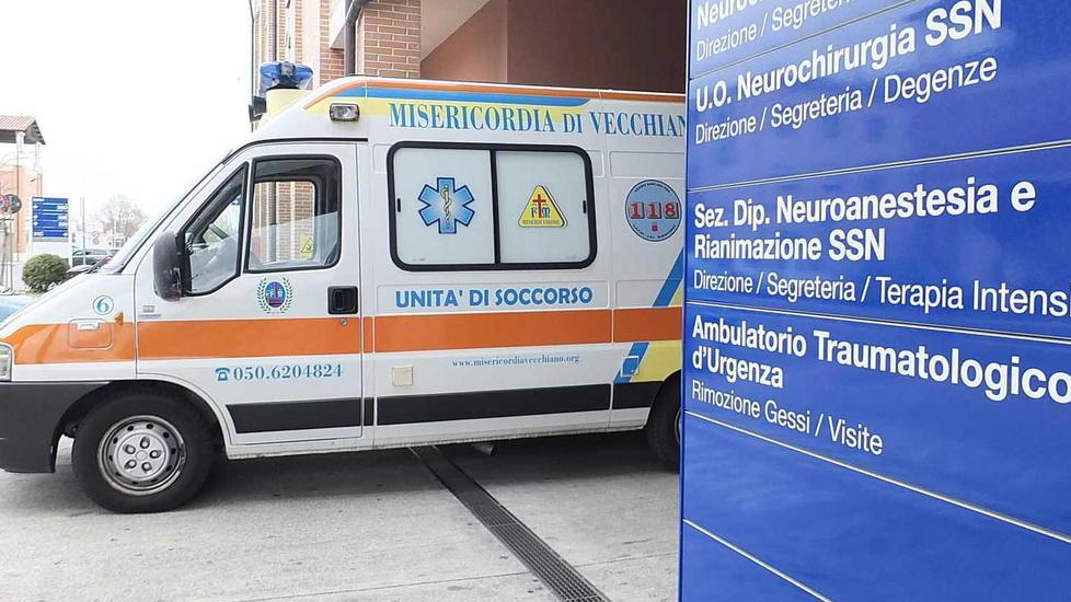 Follia in autostrada: imprenditore in coma dopo la lite per un sorpasso