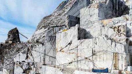 80 alfisti stregati dalle cave, tour e pranzo a “Il Poggio”