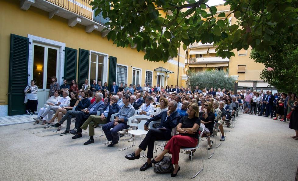 Gli sguardi e l’arte di Andrea Martinelli incantano il pubblico 