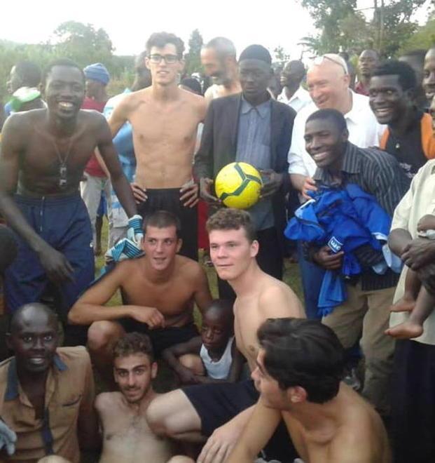 Giovanile Fucecchio dona palloni e mute ai bambini del Congo 