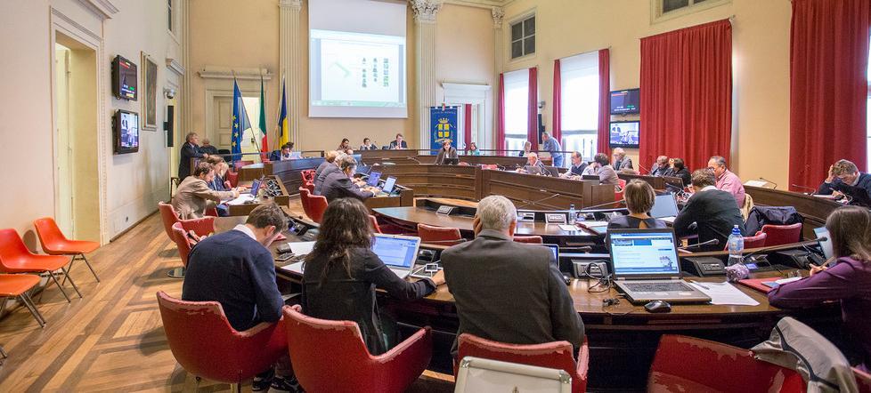 Elezioni Modena: da Facebook al gran gala dal costo di 6mila 600 euro