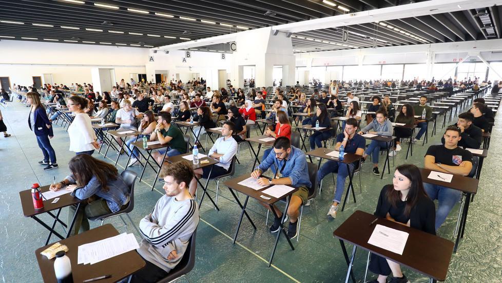 Corsi per infermieri e sanitari. La carica per l’ingresso a Unife 