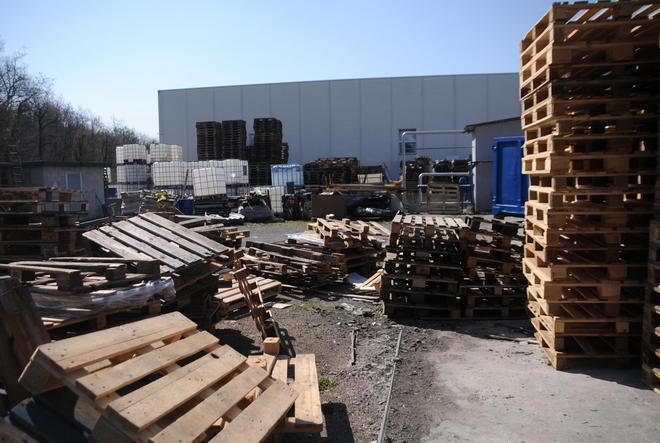 Rubano 400 pancali da un’azienda 