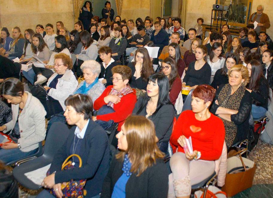 “Ricordi che cantano”: concerto benefico al Ridotto dell’Abbado 