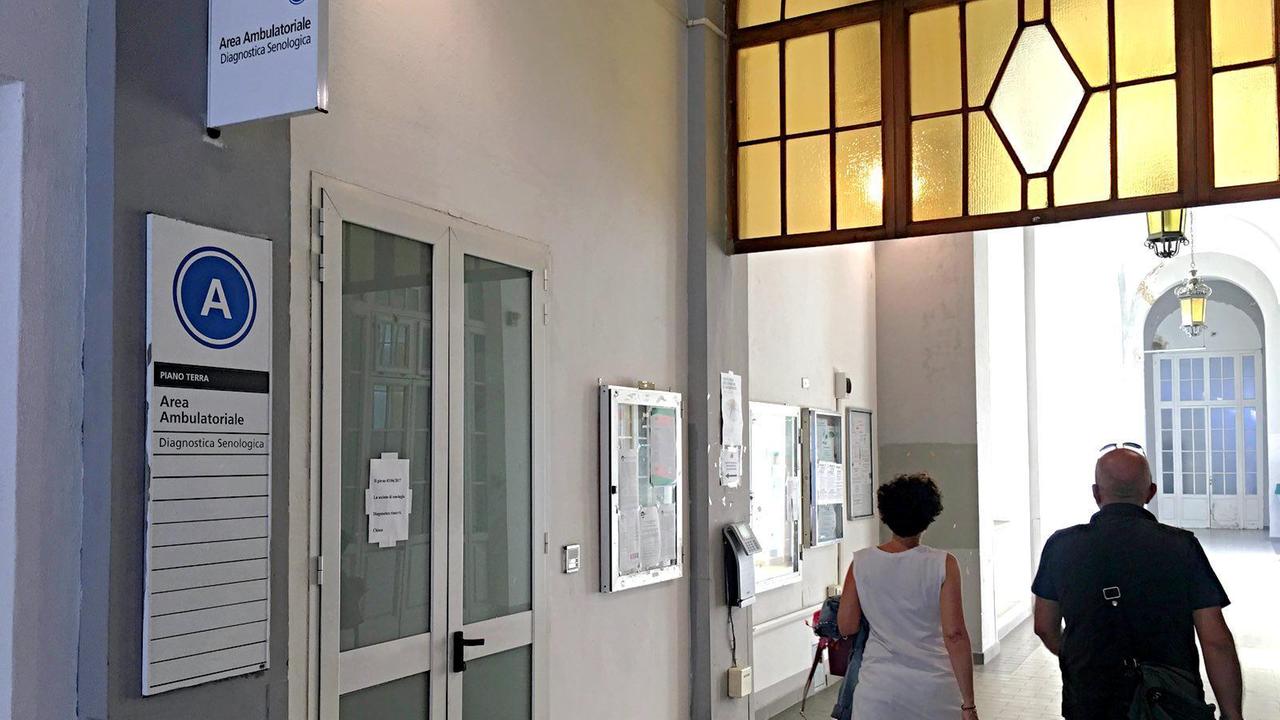 Superbatterio: all'ospedale di Livorno ci sono altri due contagiati da New Delhi