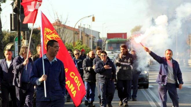 Alt alla libertà di licenziare, protesta all’Eni