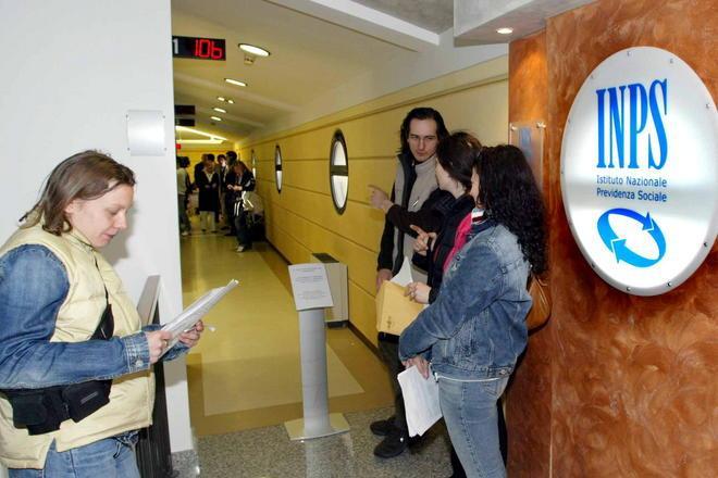 Migliaia di precari in coda per l’assegno di disoccupazione 