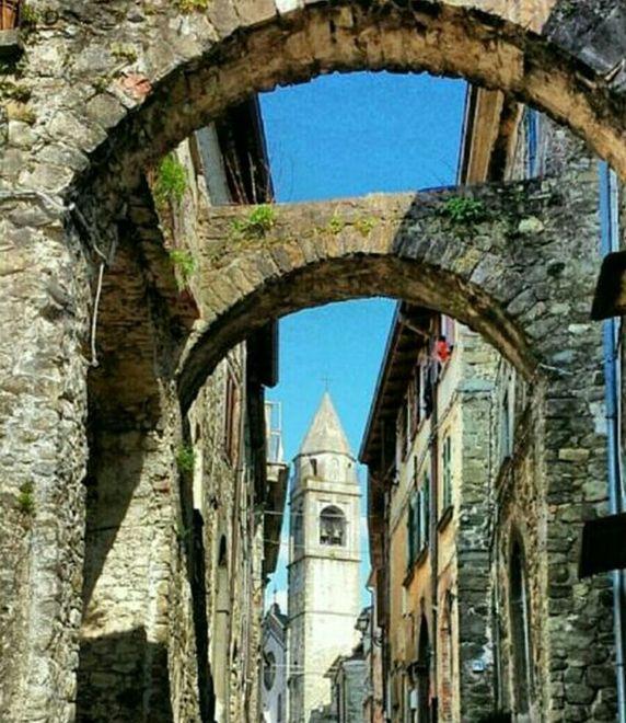 Passeggiata del Gusto tra pievi, borghi e punti degustazione 