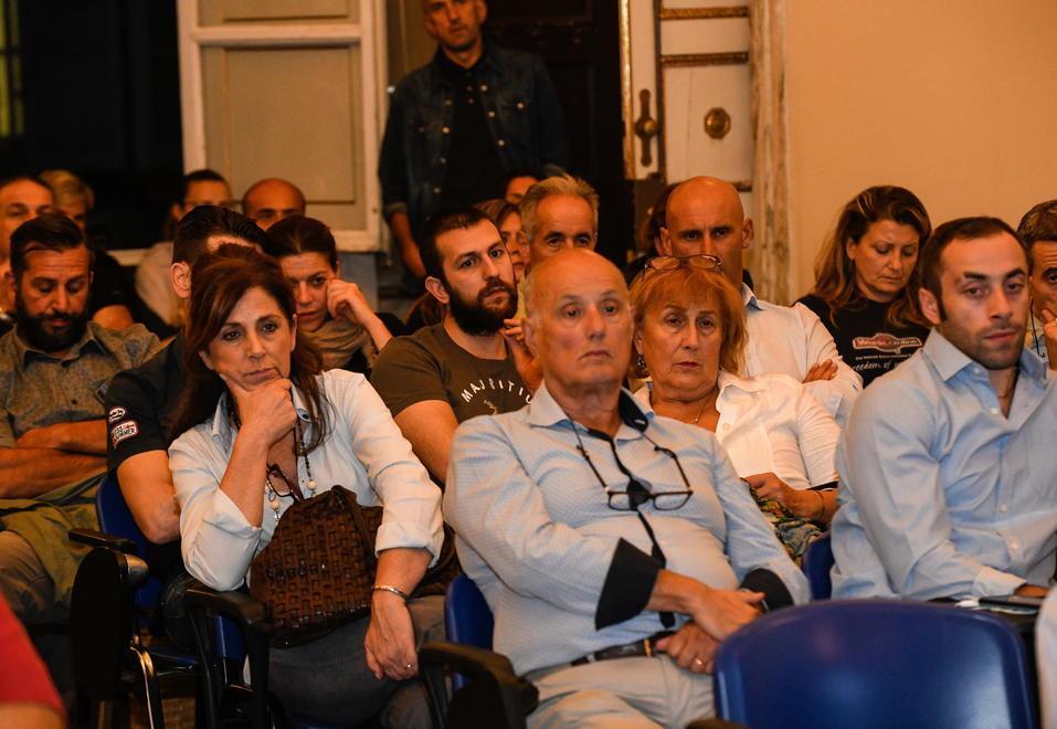 Stop al piano della sosta: i commercianti minacciano la serrata 