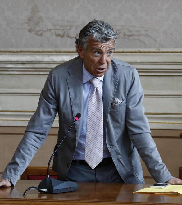 Riuniti i due fascicoli, quindici le parti offese non c’è il Comune 