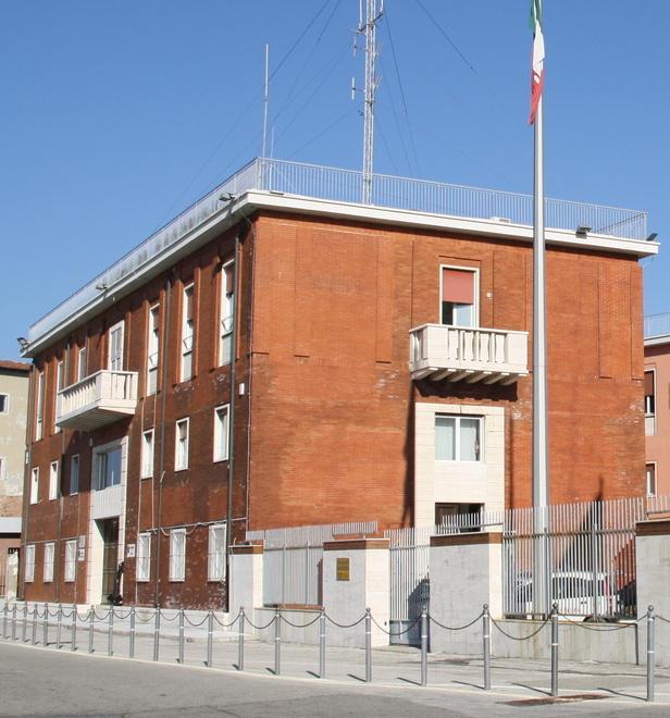 «Pronti a rimorchiare il veliero ma non c’è più molto tempo» 
