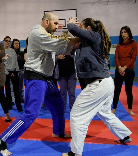 Un corso per le donne di difesa personale