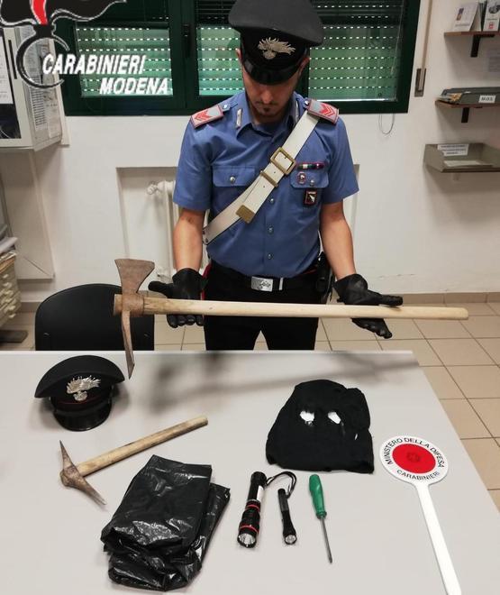 Tenta furto col piccone Preso 73enne di Cavezzo