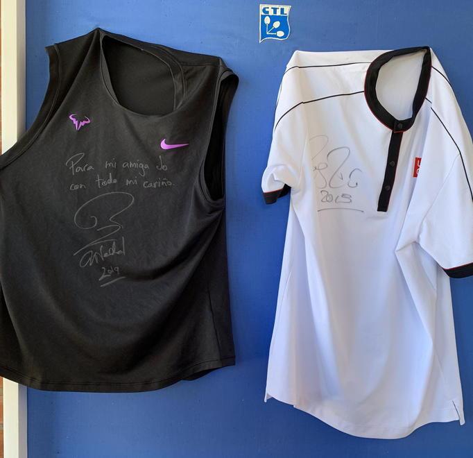 Le maglie di Nadal e Federer all’asta per aiutare la piccola Jo 
