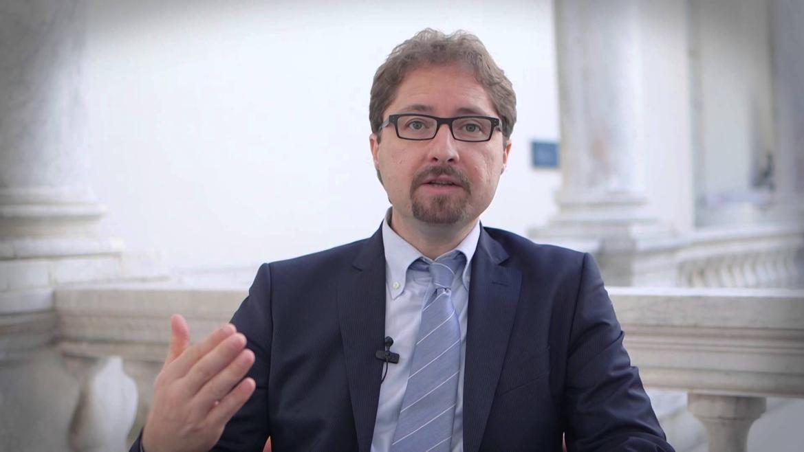 Lo scienziato, la band, gli effetti visual «E il Dna diventa show»