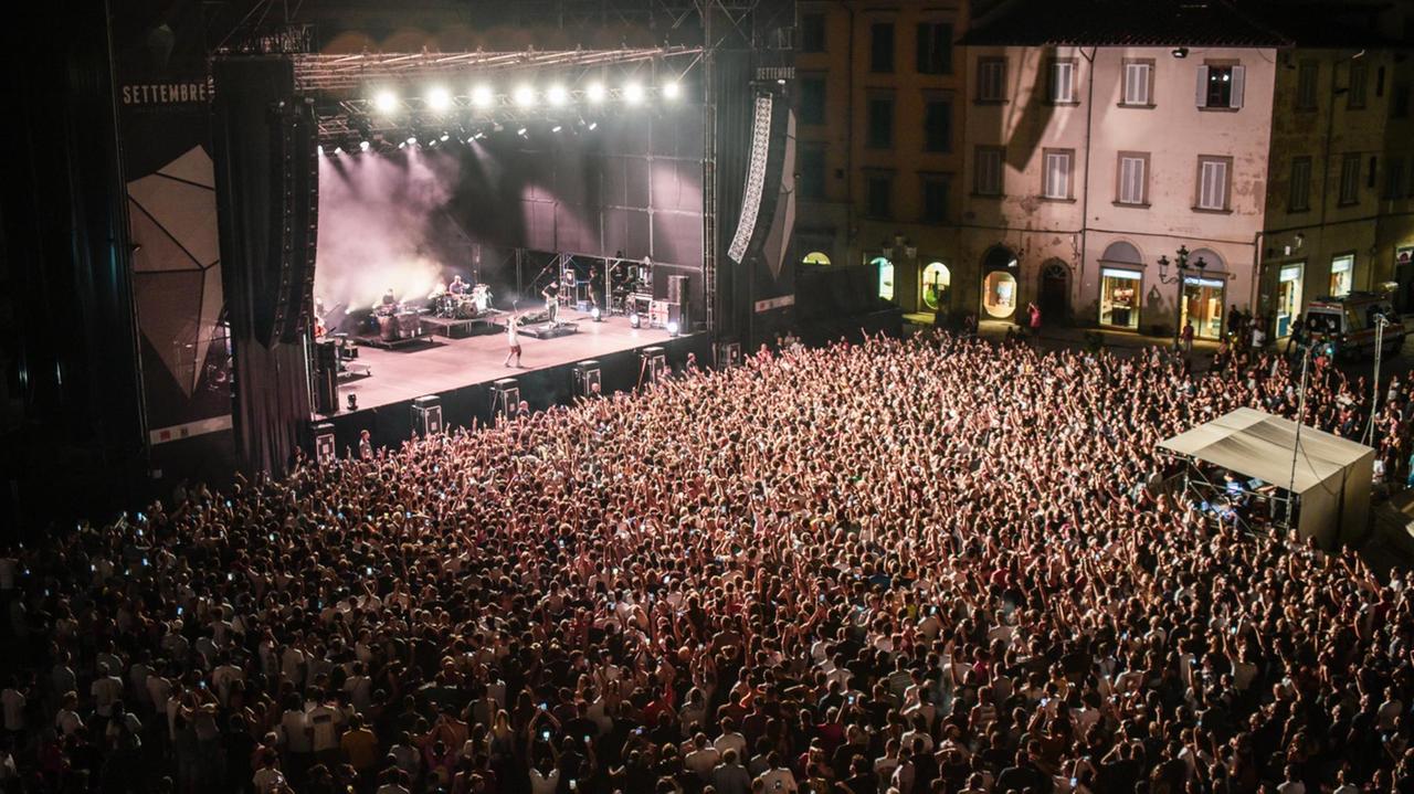 Piazza Duomo gremita per il concerto di Salmo