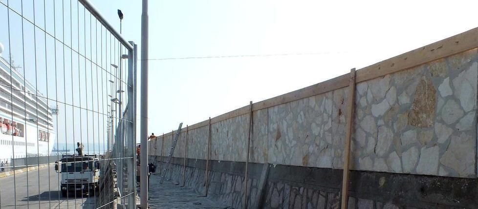 Molo Batteria si rialza il muro paraonde