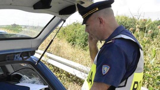 Durante un controllo beccano un ricercato