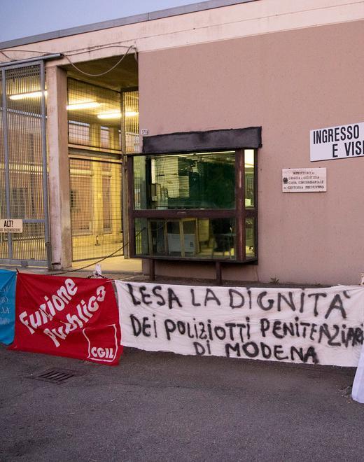 Festa della Penitenziaria tra striscioni di protesta ed ispezioni ministeriali
