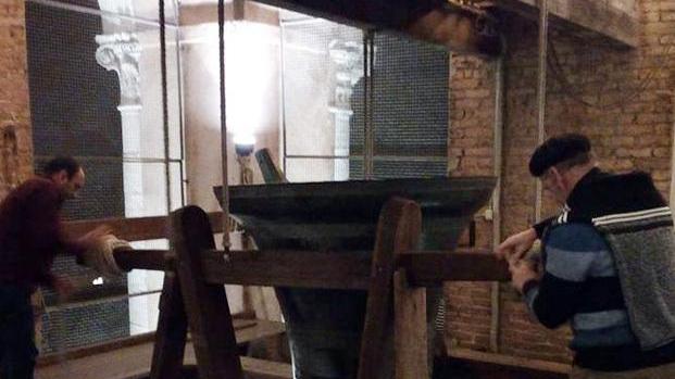 In cima al campanile assieme ai suonatori: è musica di rinascita