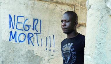 Pestaggio per odio razziale, condannati 