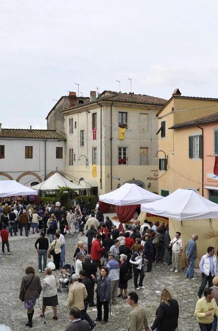 Altopascio è amaranto: stasera cena e fuochi con “Tau on Stars” 