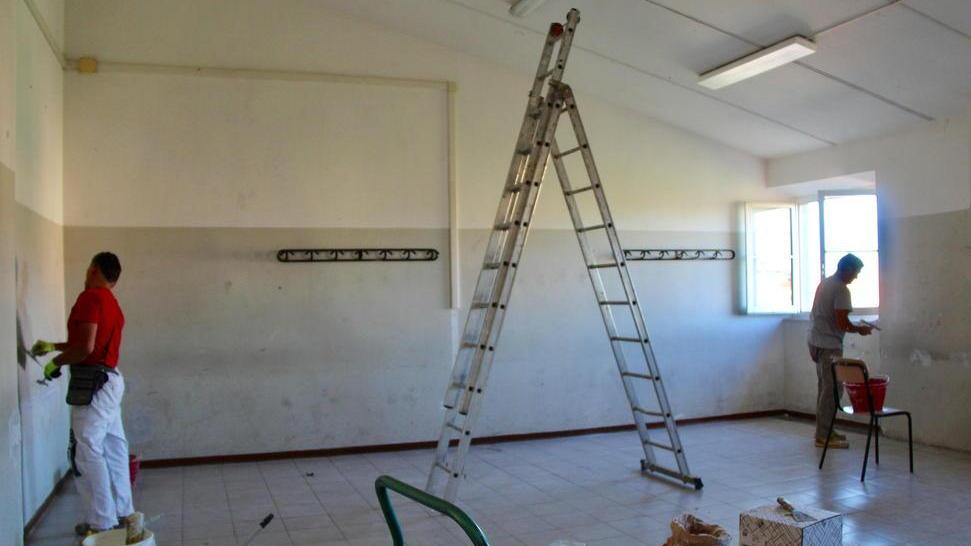 Viaggio nelle nuove aule del liceo Enriques: strette ma quasi pronte