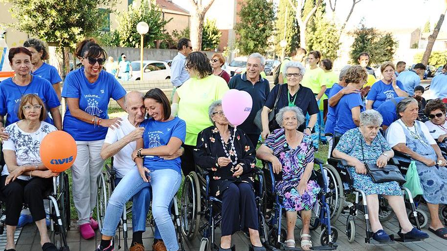 Festa nelle strade di Palazzi per gli ospiti di Casa Maffi