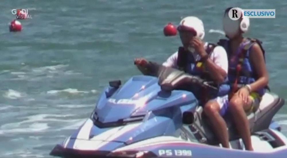 Il figlio di Salvini sulla moto d'acqua della polizia di Stato