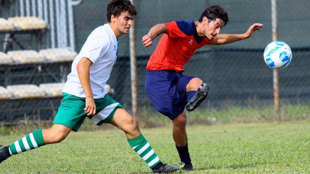 Un'azione nella sfida tra Scarlino e Forte Belvedere
