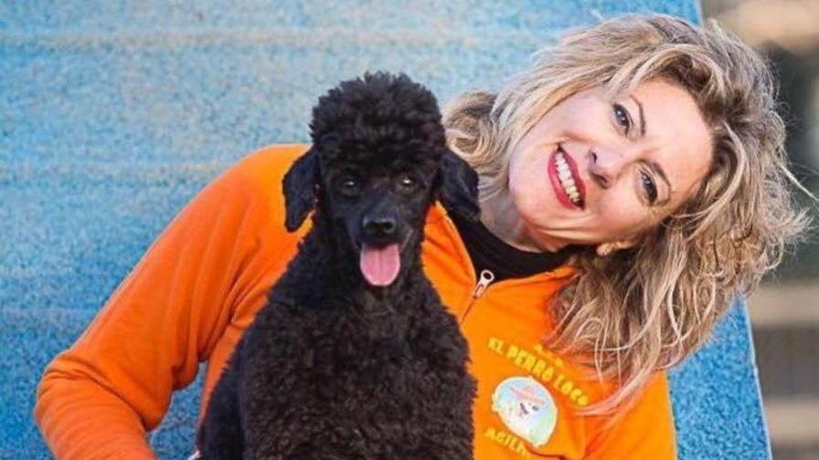 Dog party con gelato per festeggiare gli 8 anni del barboncino Teo