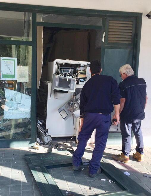 Dalle telecamere la chiave per trovare i ladri del bancomat di Vada