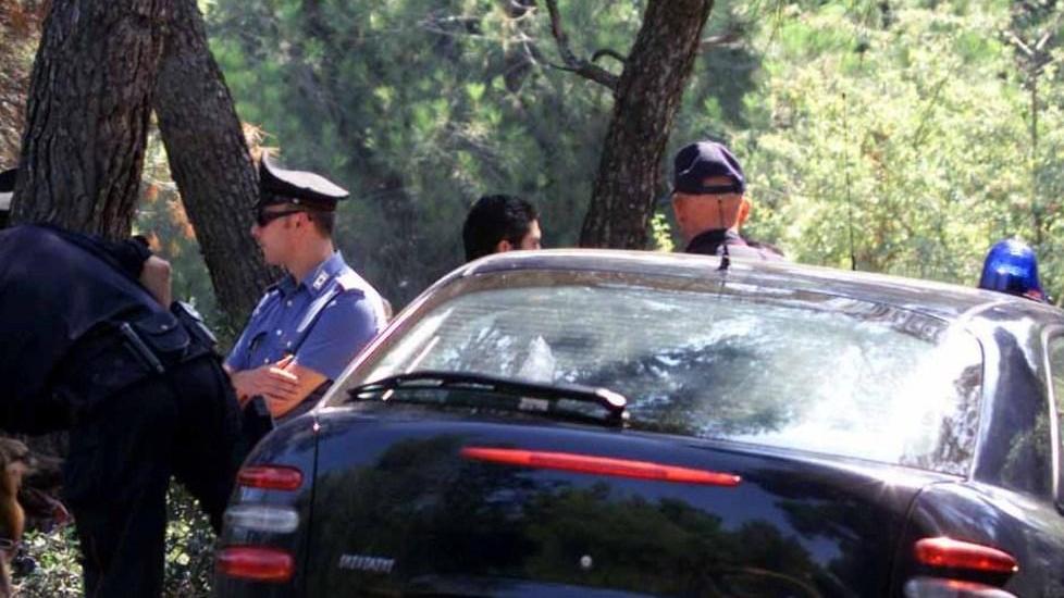 Pusher in fuga nei boschi ferito il carabiniere che l’arresta