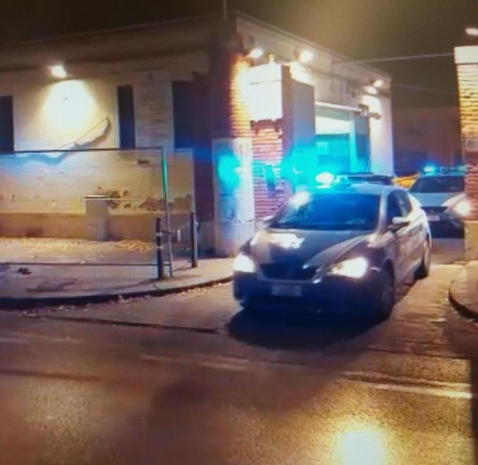 I duellanti armati interrogati dal giudice 