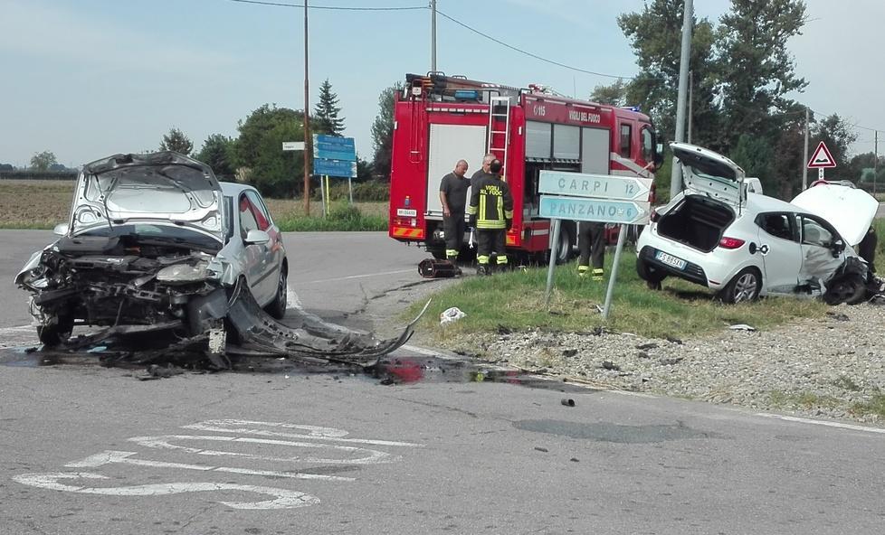 Campogalliano. Schianto tra due auto In tre all’ospedale uno è un bimbo di 2 anni 
