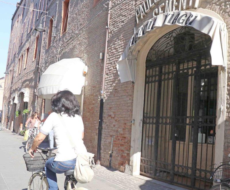 Affitti calmierati in centro a Ferrara per evitare la moria di negozi 