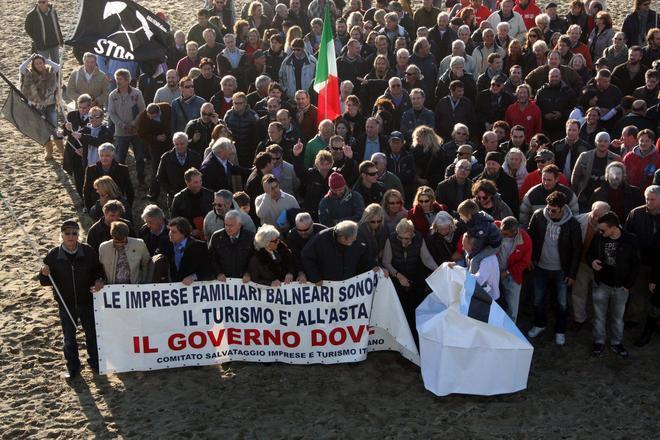 Balneari, tutti a Roma il 18 aprile per il no alle aste 