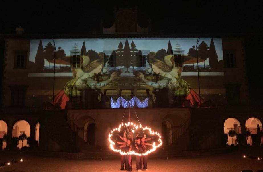 Uno spettacolo alla Villa medicea di Poggio in occasione dell'Assedio alla Villa