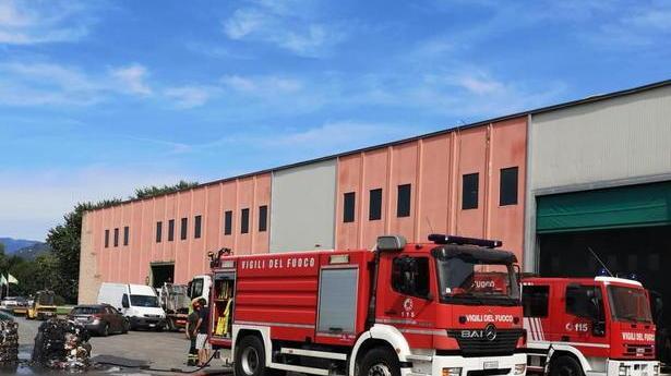 Balle di carta a fuoco nell’impianto di Pioppogatto